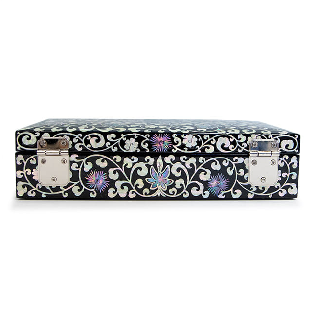Chrysanthemum Arabesque Najeonchilgi Jewelry Box by Jang Tae-bok (for Jewelry, Gifts & Valuables)