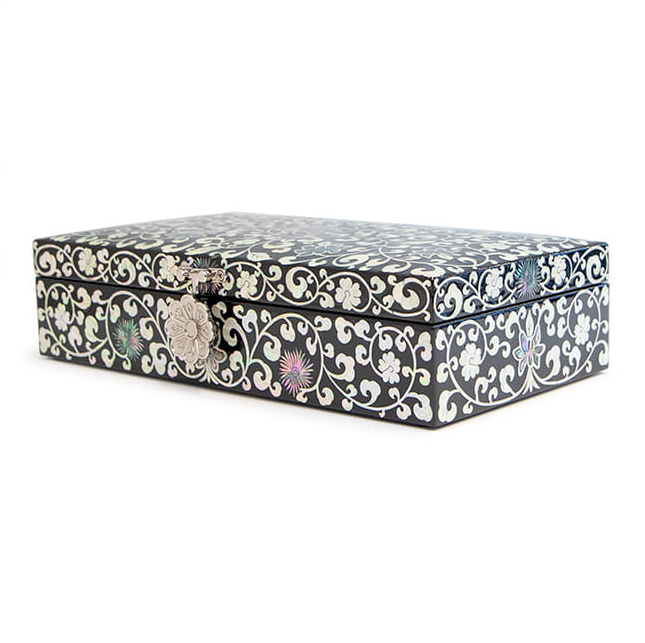 Chrysanthemum Arabesque Najeonchilgi Jewelry Box by Jang Tae-bok (for Jewelry, Gifts & Valuables)