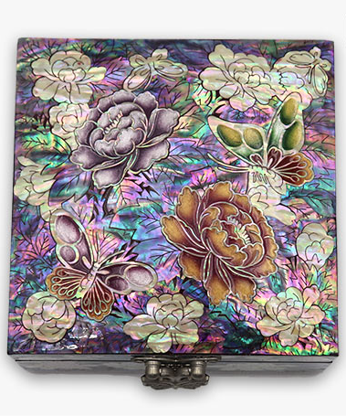 Joseon Peony Mother-of-Pearl Jewelry Box by Seong Gwan-ho