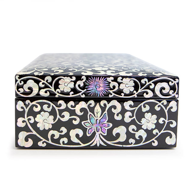 Chrysanthemum Arabesque Najeonchilgi Jewelry Box by Jang Tae-bok (for Jewelry, Gifts & Valuables)