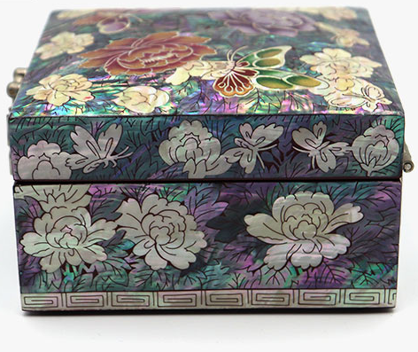 Joseon Peony Mother-of-Pearl Jewelry Box by Seong Gwan-ho