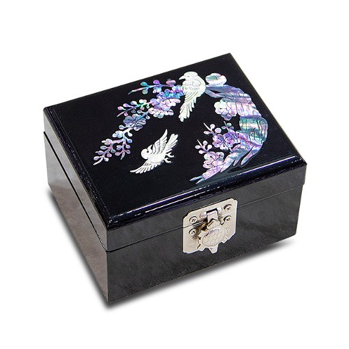 Glossy Najeonchilgi Lacquer Jewelry Box - Flower & Bird Design