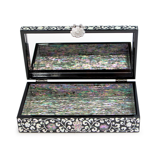 Chrysanthemum Arabesque Najeonchilgi Jewelry Box by Jang Tae-bok (for Jewelry, Gifts & Valuables)