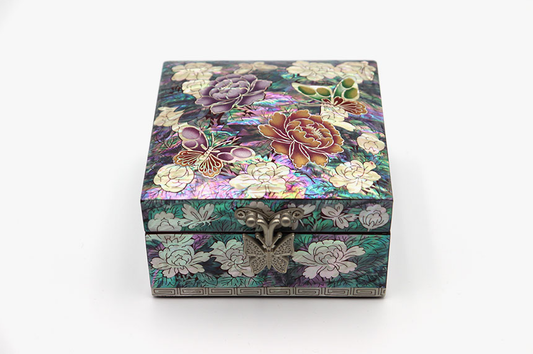 Joseon Peony Mother-of-Pearl Jewelry Box by Seong Gwan-ho