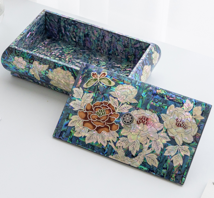 Blue Peony Mother-of-Pearl Jewelry Box by Park In-ho