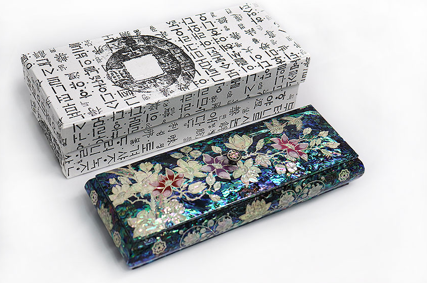 Blue Mother-of-Pearl Knob Jewelry Box